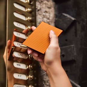 Secrid Premium Cardprotector fluted orange+